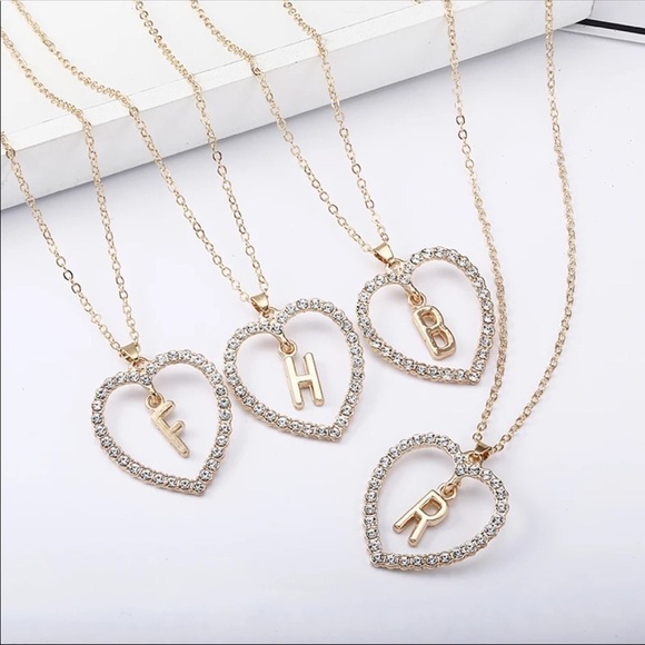 V) FASHION JEWELRY NECKLACE - Picture 5 of 5